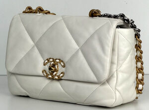 Chanel 19 Flap Small Shoulder Bag in Beige Quilted Lambskin Leather NFC E3